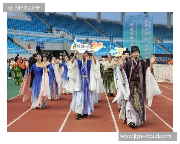 当世界足球巨星身着汉服走上绿茵场展现东西文化交融之美 当世界足球巨星身着汉服走上绿茵场展现东西文化交融之美