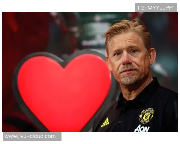 球星歌足球:激情与梦想交织的赛场传奇与不朽经典 球星歌足球:激情与梦想交织的赛场传奇与不朽经典